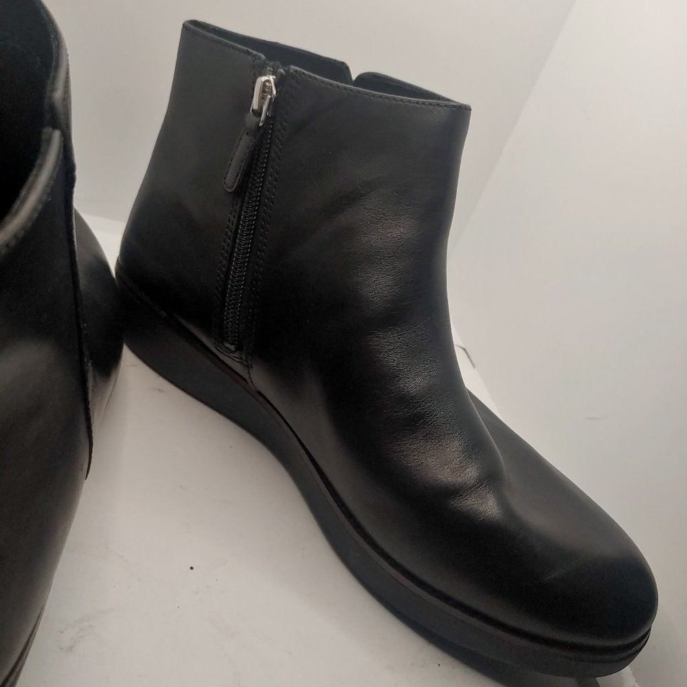 NEW Fitflop Ziggy Zip Ankle Boots Black